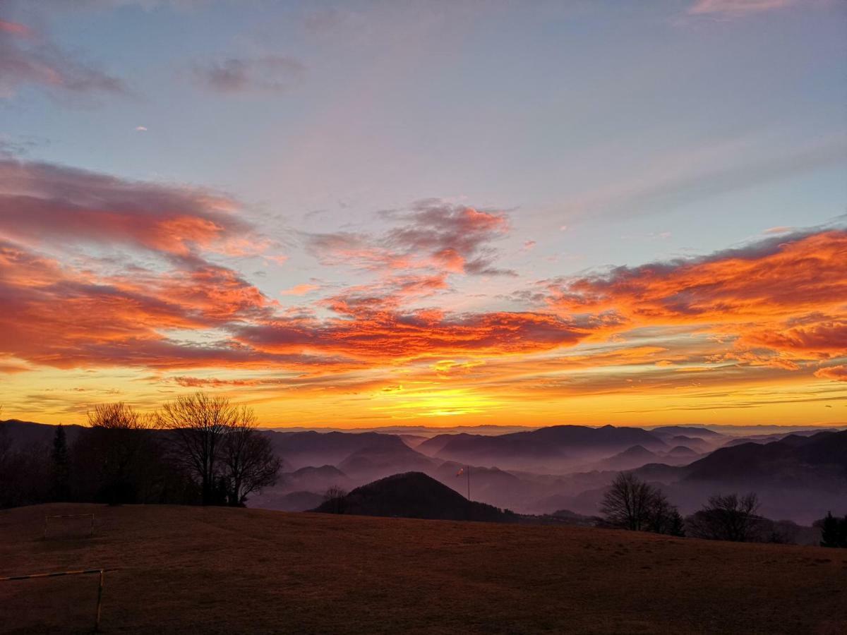 Planinski Dom Na Kalu Bed & Breakfast Dol pri Hrastniku ภายนอก รูปภาพ
